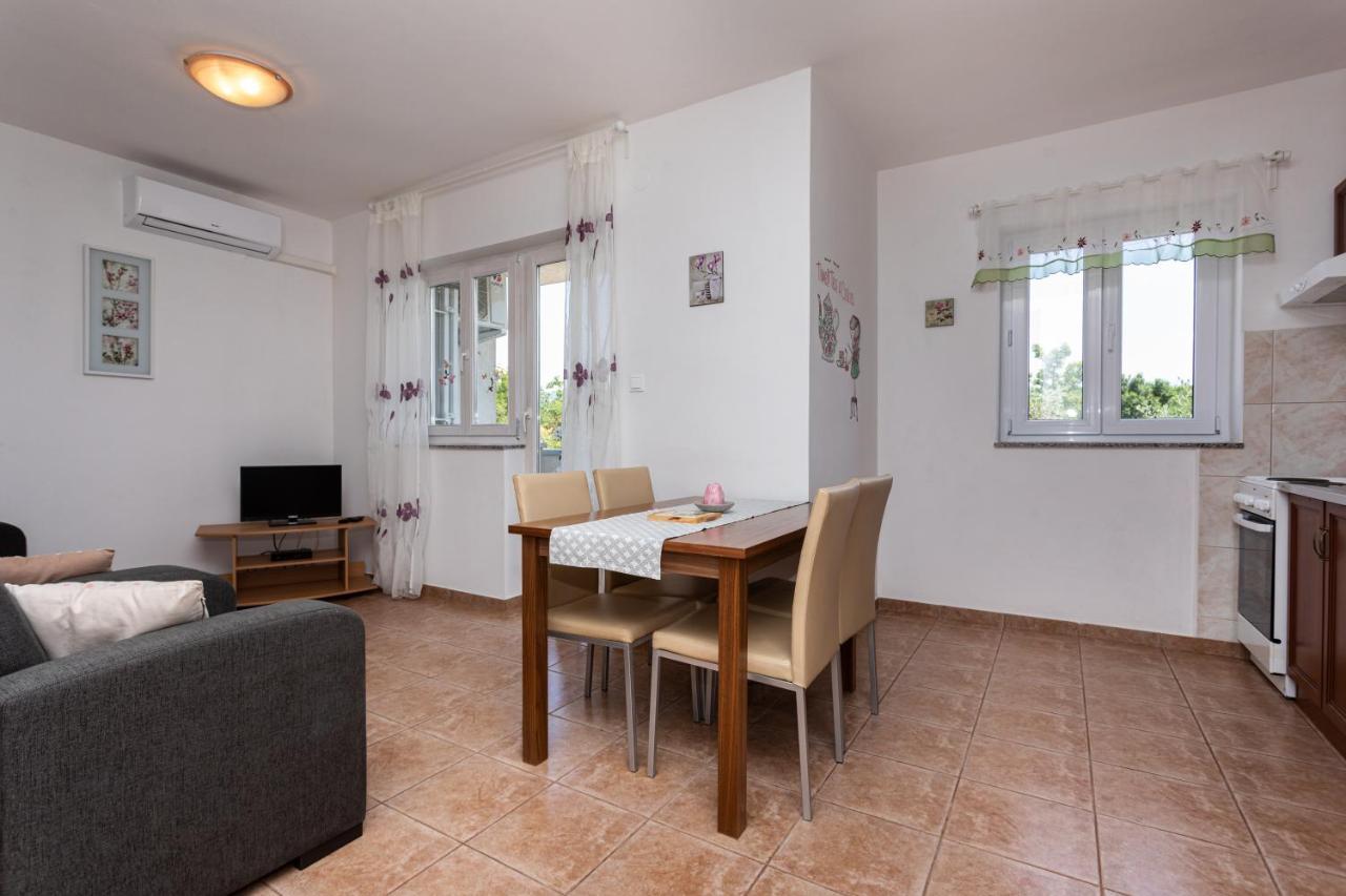Apartments Katarina Šilo Esterno foto